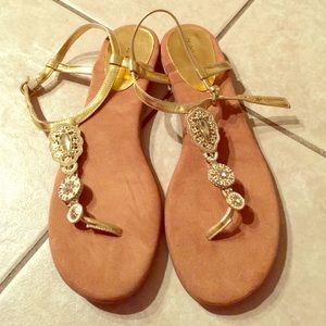 Nine West gold and crystal sandals 💛