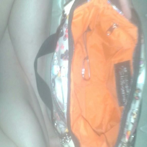 Moving - Picture 4 of 4