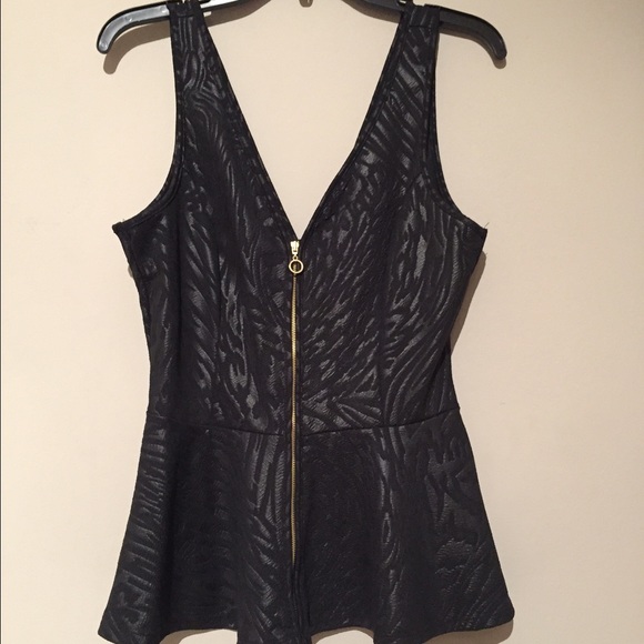 Beautiful top from 2be by BEBE