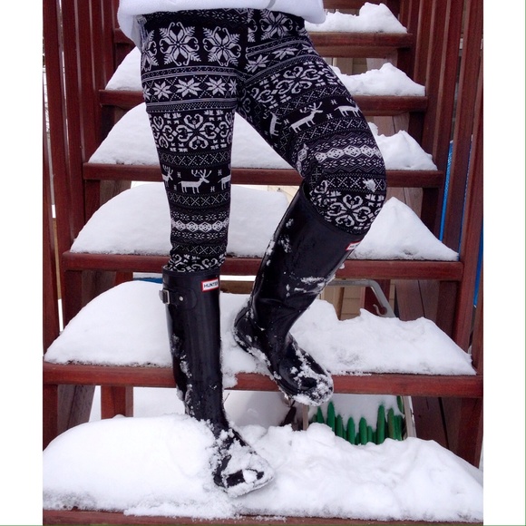 Boutique Pants - New Aztec Reindeer Leggings✨1 Left✨