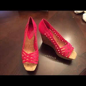 Jessica Simpson wedge. Hot pink with cork