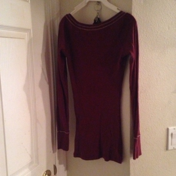 Hollister long sleeve - Picture 3 of 3