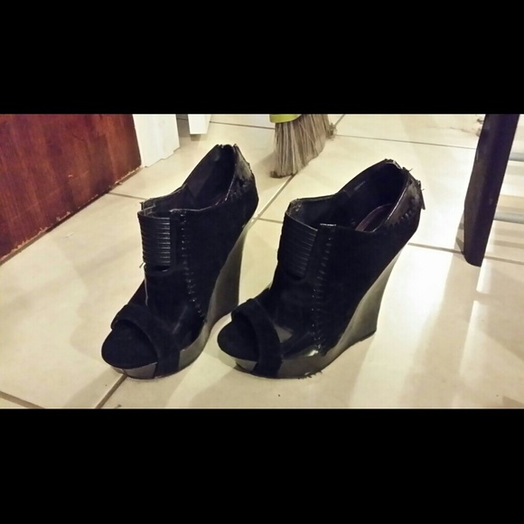 Black wedge open toe