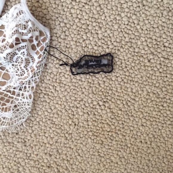 ❌SOLD ON MERCARI❌ - Picture 4 of 4