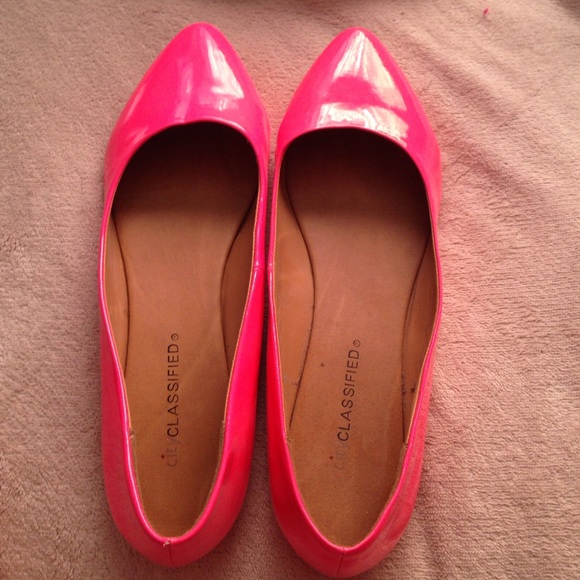 NWOT pink flats