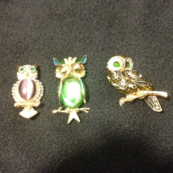 set of three owl broaches ✨