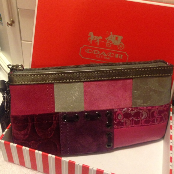Coach wristlet!! Never used
