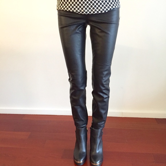 BUNDLED [zara] black faux leather capri pants - Picture 2 of 4