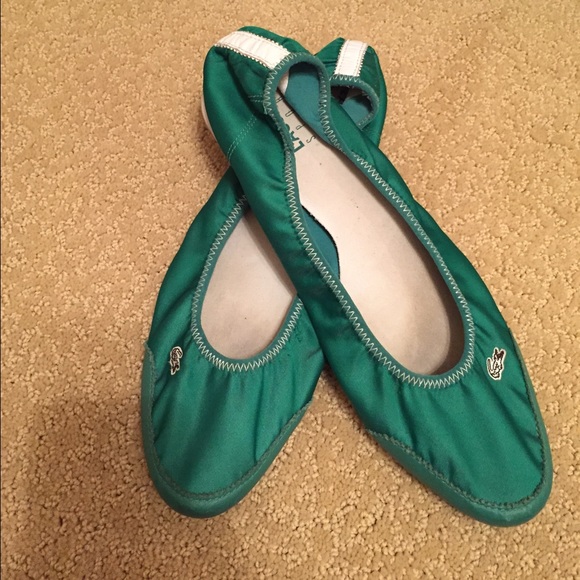 Lacoste Flats