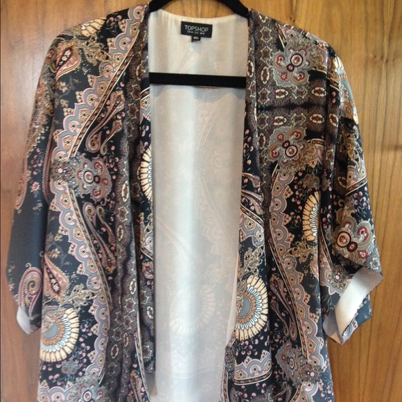 Topshop Tops - Topshop- Short Slv Paisley Print Kimono/Overpiece