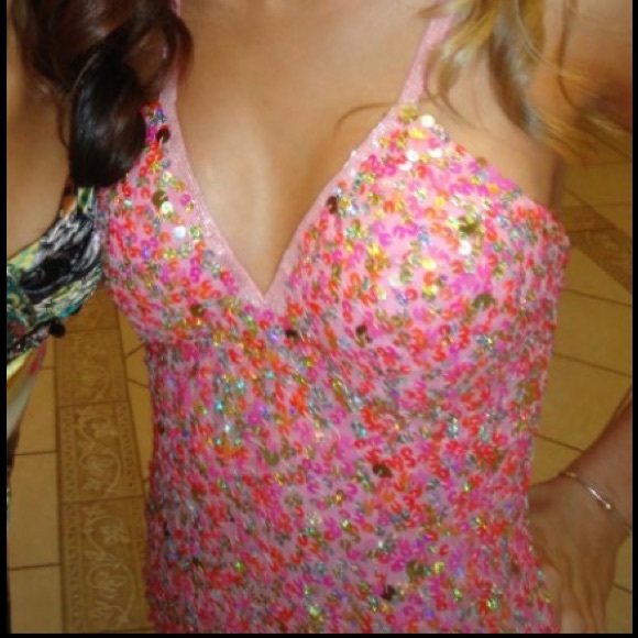 Prom dresses - Picture 2 of 4