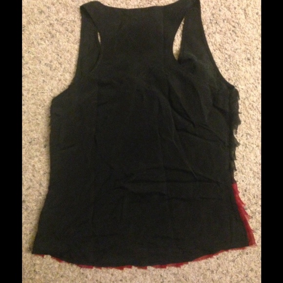 💥Last Chance💥 black and red ruffle top - Picture 2 of 3
