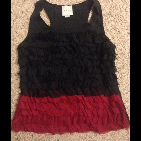 💥Last Chance💥 black and red ruffle top - Picture 3 of 3