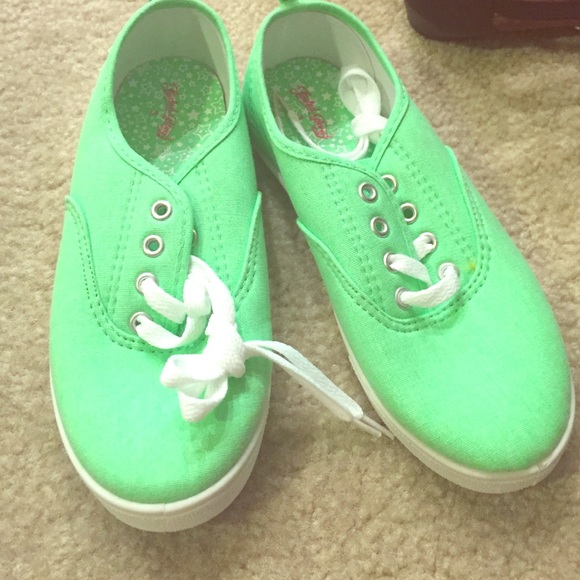 Knock of keds