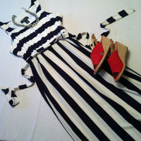 Dresses & Skirts - ❤Sold❤ Fabulous Maxi!