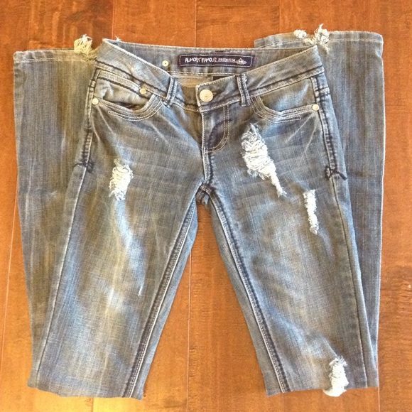 👖Rough looking jeans👖