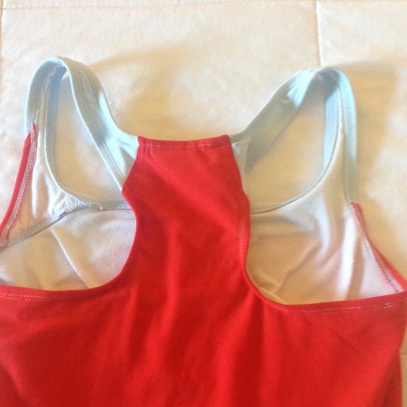 🍎Nike Dri Fit Racerback workout top with bra🍎 - Picture 3 of 4