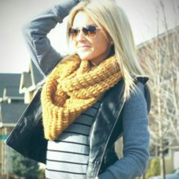 Mustard wool infinity scarf never worn