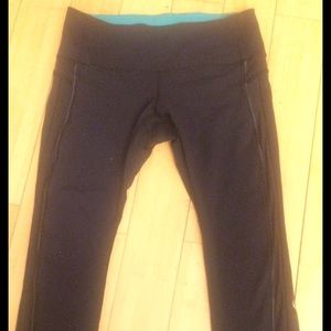 Lululemon crop pant size 6 Navy blue/ turquoise