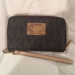 MK iPhone 5 wristlet