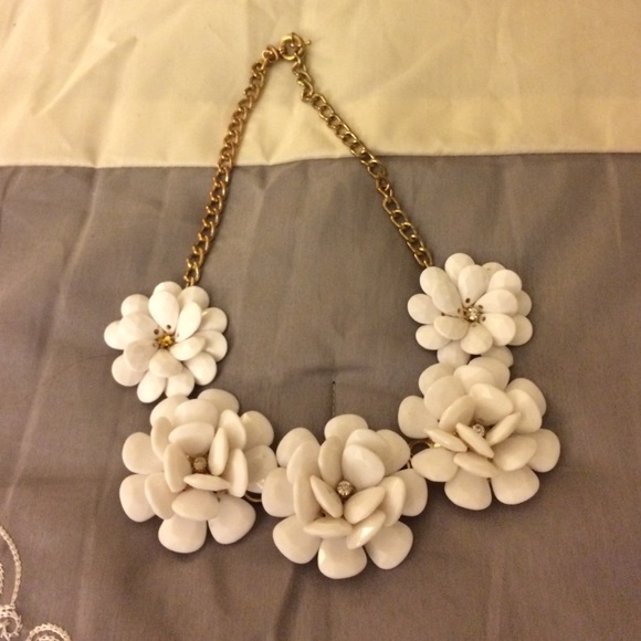Chunky White Flower Statement Necklace