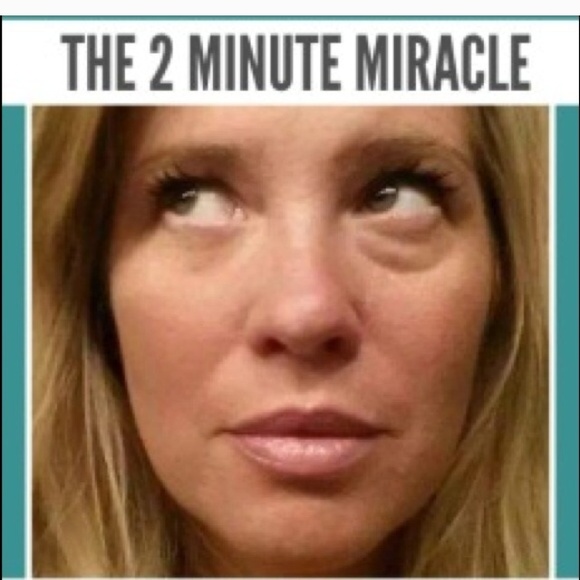 2 sample tubes of Instantly Ageless