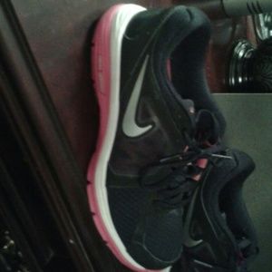 Nike dual fusion run shoes
