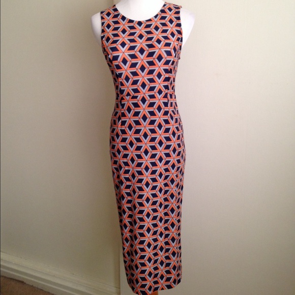 Dresses & Skirts - Fitted dress