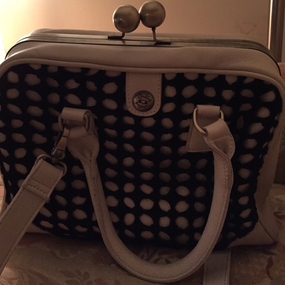 ModCloth Eyelet escape bag