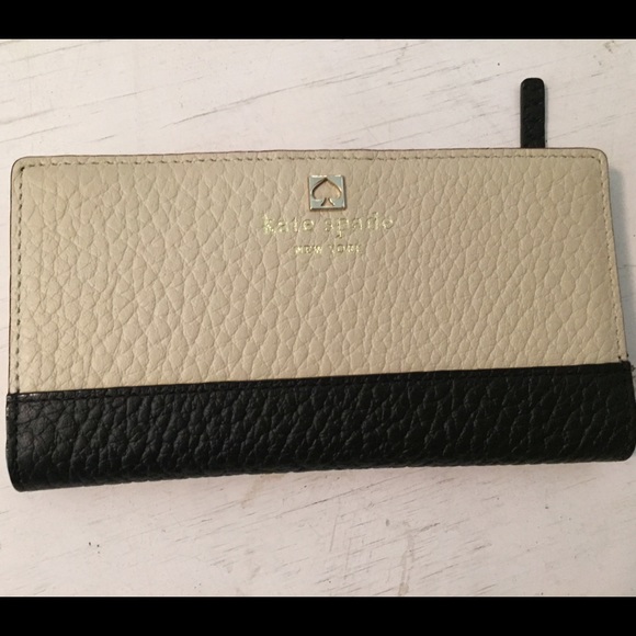 🔥SUNDAY SALE🔥Kate Spade color block wallet!