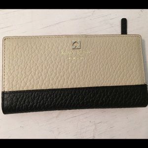 🔥SUNDAY SALE🔥Kate Spade color block wallet!