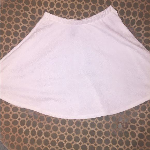 white printed high- waisted skirt