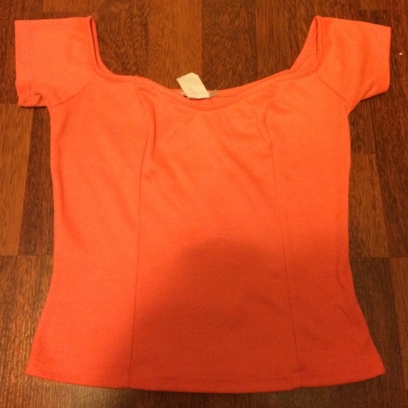 Crop top - Picture 1 of 1