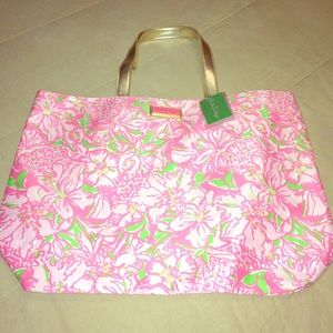 NWT Lilly Pulitzer Travel Tote. Taking offers!