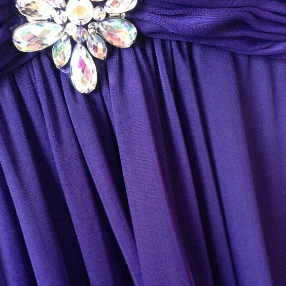 BRAND NEW NEVER WORN deep purple cache prom dress - Picture 3 of 4