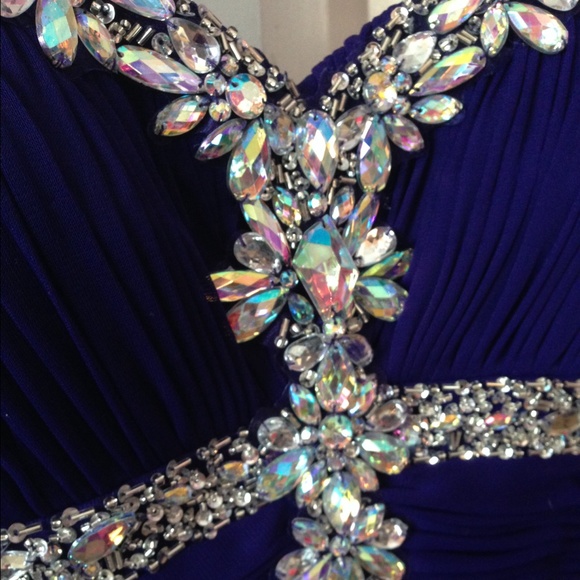 BRAND NEW NEVER WORN deep purple cache prom dress - Picture 4 of 4