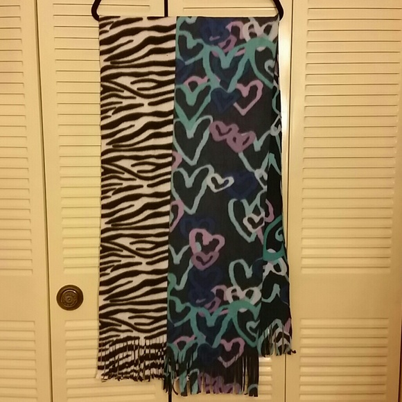 2 scarves