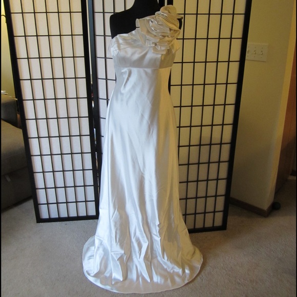 NEW The Limited Satin Wedding Gown Dress size 12 - Picture 2 of 4