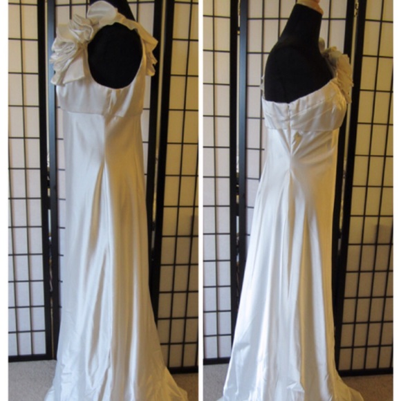 NEW The Limited Satin Wedding Gown Dress size 12 - Picture 3 of 4