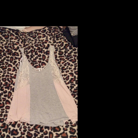 🌟SALE 🌟Grey lace just ginger top - Picture 4 of 4