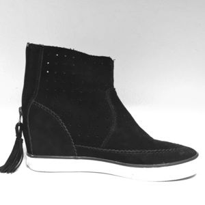 American Eagle Sneakers