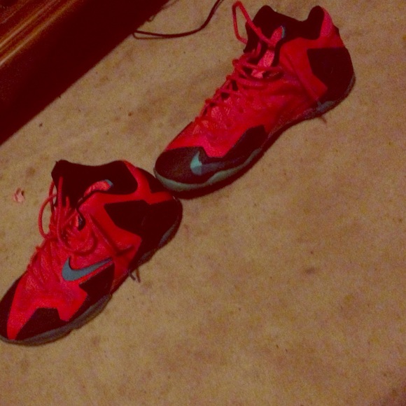 trade lebron 9 south beach and AJ back to the fut - Picture 1 of 2