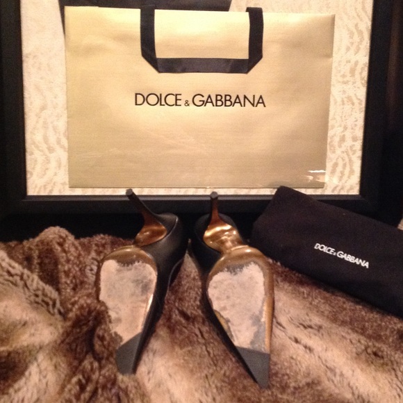 AUTHENTIC  DOLCE & GABBANA PUMPS - Picture 2 of 4