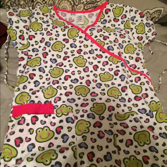 Scrub top
