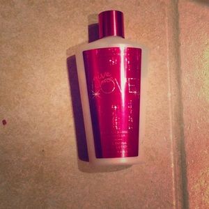 Victoria Secret Give Me Love Lotion
