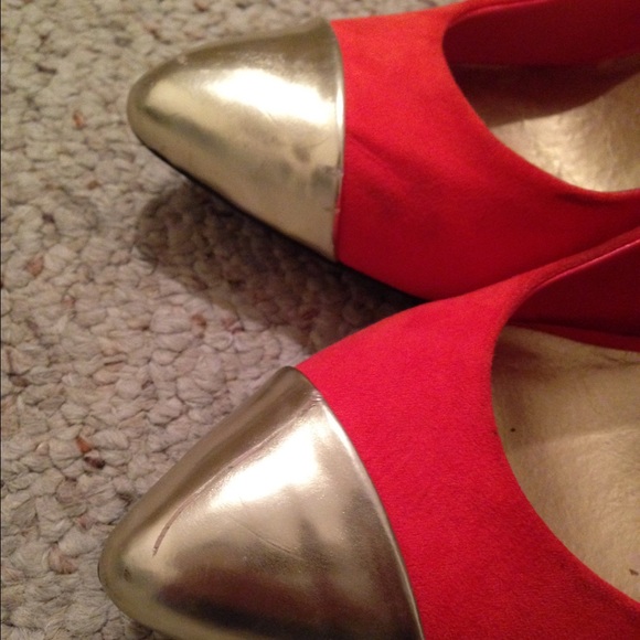 Sexy red pumps π - Picture 2 of 2