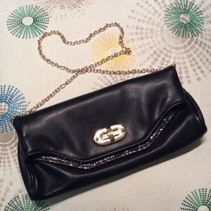 Black clutch purse with removable chain