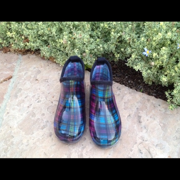 Plaid Rainshoes - Picture 2 of 3