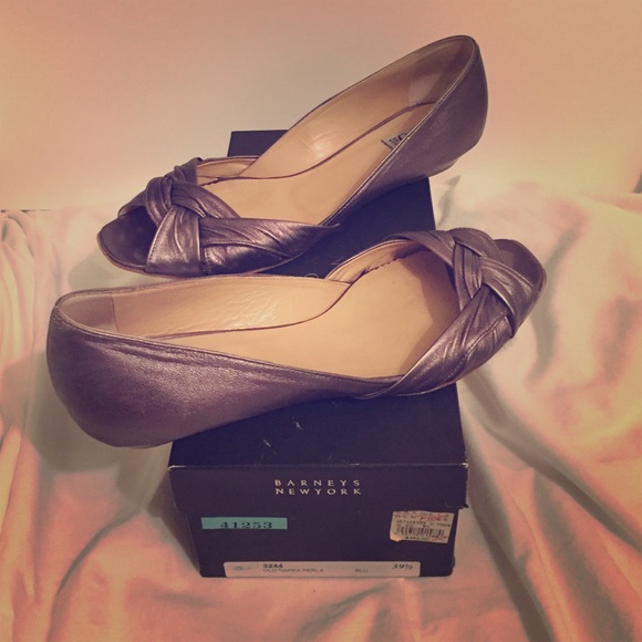 🎉 FINAL MARKDOWN Barney's New York open toe flat