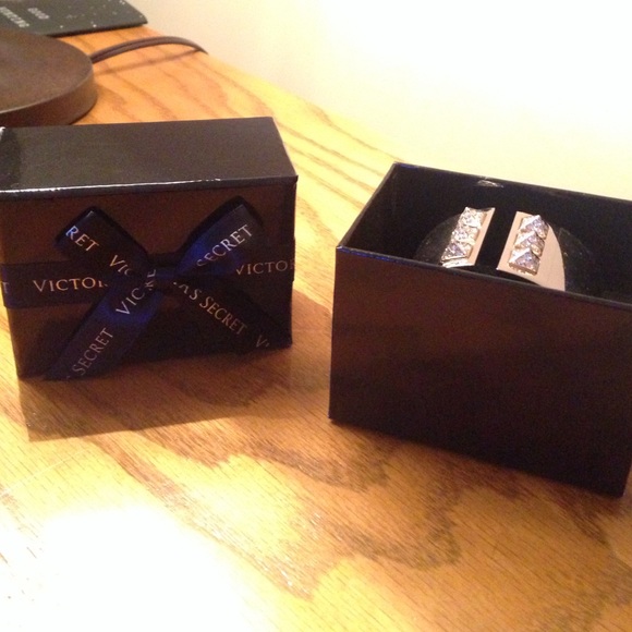Victorias Secret Gold Diamond Cuff